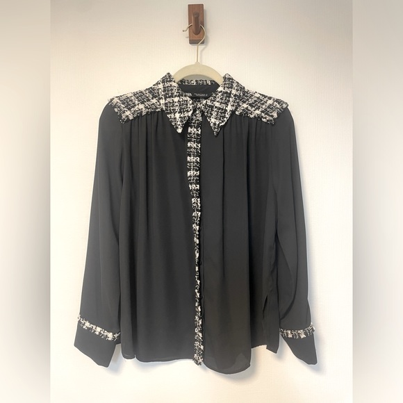 ZARA BUTTON UP BLACK COLLARED BLOUSE W/ TWEED DETAILING - CHANEL VIBES - EUC - Picture 4 of 8